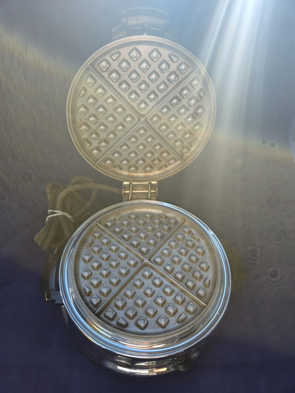 Chrome Portable Electric Warming Cooker - Silver
